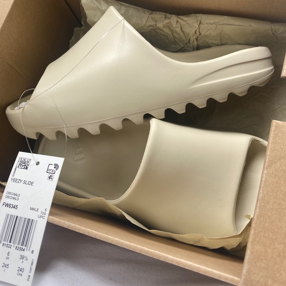Yeezy Slides Bone